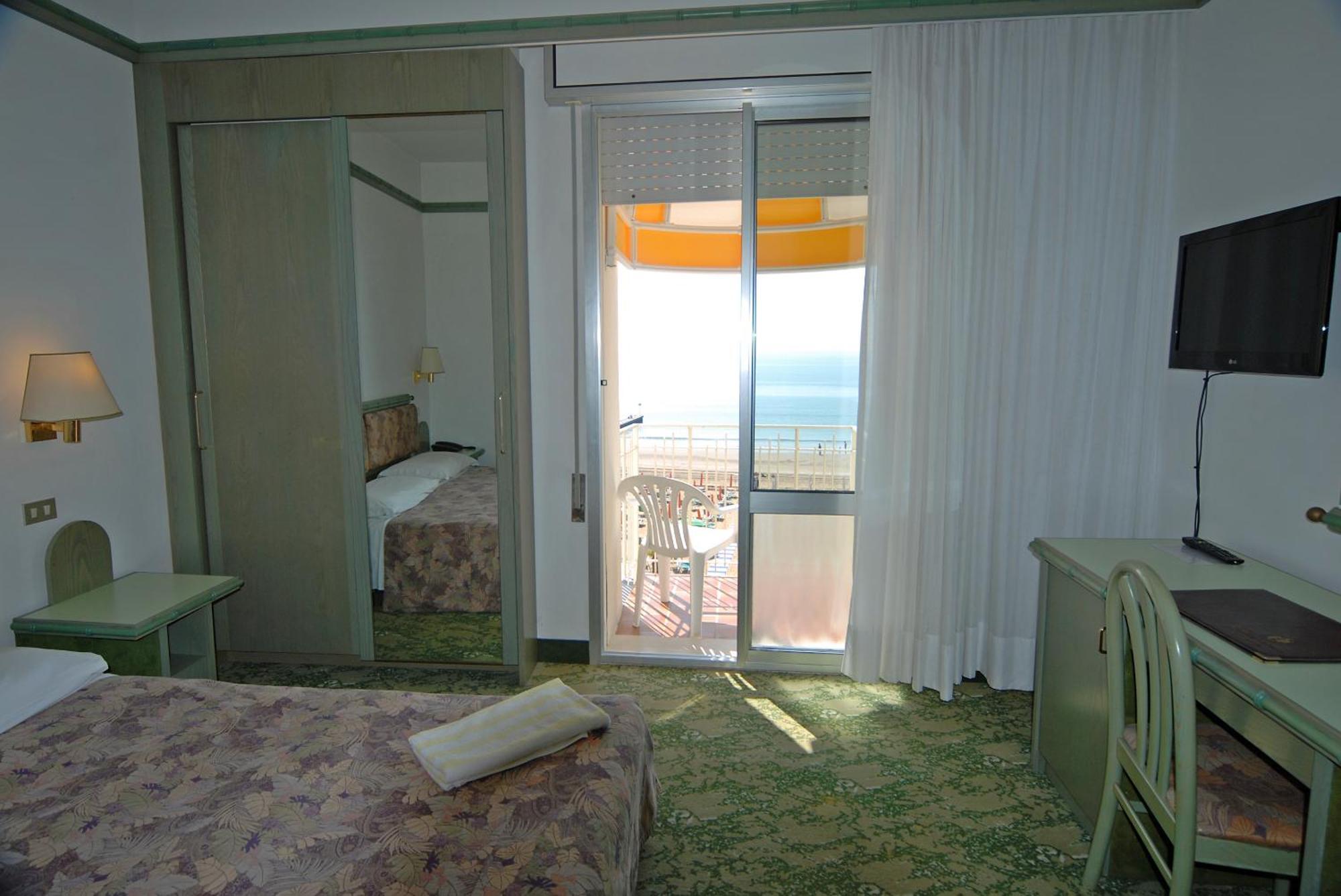 Hotel Montecarlo 리도 디 예솔로 외부 사진